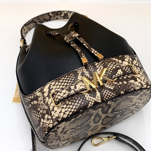 MICHAEL KORS REED MEDIUM BELTED BACKED MESSENGER CROSSBODY NATURAL/BLACK COLOR - Picture 14 of 15